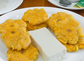 Patacones con queso